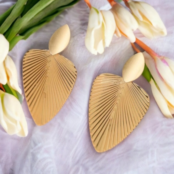 Textured Leaf Earrings - Picture 2 of 8